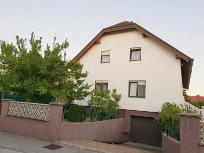 Möblierte Dachgeschoßwohnung zu vermieten!