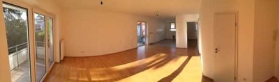 Geschmackvolle, neuwertige 2-Zimmer-Wohnung mit geh. Innenausstattung mit Balkon und EBK in Bruchsal