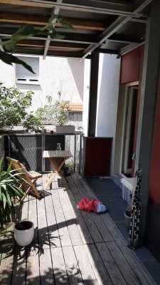 Helle und ruhige 3-Zimmer-Hochparterre-Wohnung mit EBK in Esslingen