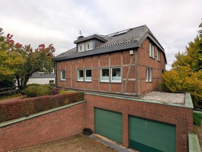 Beeindruckendes Landhaus mit Einliegerwohnung, Doppelgarage und tollem Ausblick auf Wipperfürth
