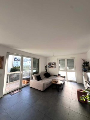 Helle und hochwertige 3-Zimmer-Wohnung mit sonnigem Balkon