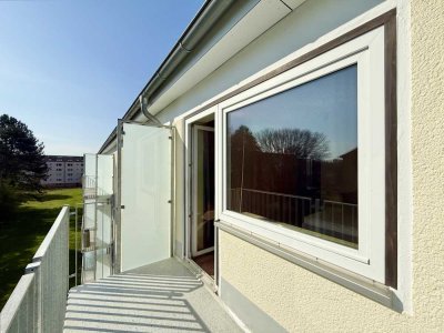 Sonnige & große 2-Zimmer-Wohnung mit 2 Balkonen in ruhiger Stadtlage / Nähe Herrenhäuser Gärten