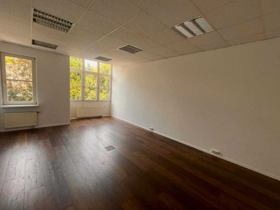 Lichtdurchflutetes Wohnen mit offenem Raumkonzept in zentraler Lage