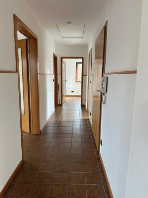 Attraktive 3-Zimmer Dachgeschosswohnung mit Loggia in Algermissen-Lühnde