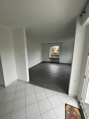 Modernisierte helle 3,5-Zimmer-Wohnung mit Balkon und EBK in Freudenstadt-72250