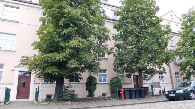 Böhlitz-Ehrenberg: ruhige 2-Zimmer-Wohnung mit Balkon, Einbauküche , Tageslichtbad