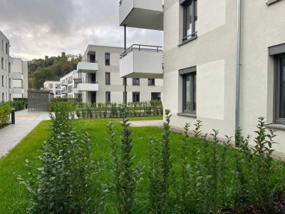 Moderne Neubau 2-Zimmer Wohnung mit EBK, Terrasse und großem Garten