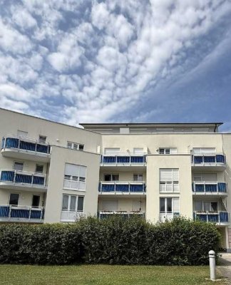 Helle, möblierte 2-Zimmer Wohnung mit Balkon