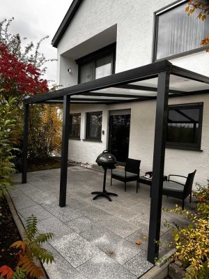 Modernisierte Wohnung mit zwei Zimmern, Terrasse und Keller in Mühlacker