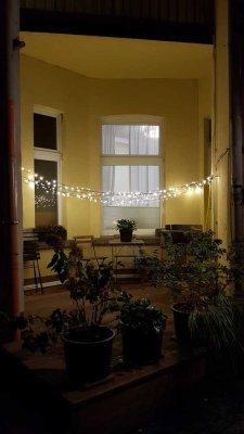 TOP-Sanierte Altbau-Erdgeschosswohnung mit geh. Innenausstattung, Terrasse und EBK in Dortmund