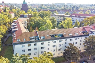 Renovierte Dachgeschosswohnung in Schmargendorf - Grenze Grunewald