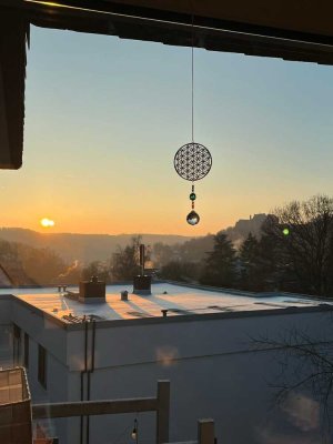 Gemütliche 2-Zimmer Wohnung mit Schlossblick - saniert und bezugsbereit