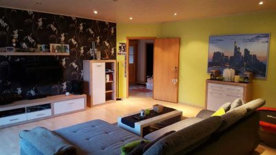 Attraktive 3-Zimmer-Wohnung mit Balkon und Einbauküche in Kleinkahl