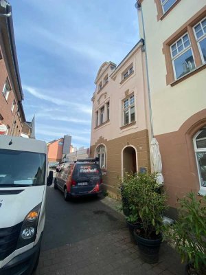 Charmantes Stadthaus mit 7 Zimmern im Herzen von Brühl