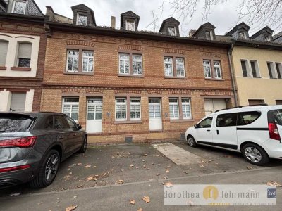Attraktives Mehrfamilienhaus mit drei Wohneinheiten – solide Kapitalanlage mit Entwicklungspotenzial