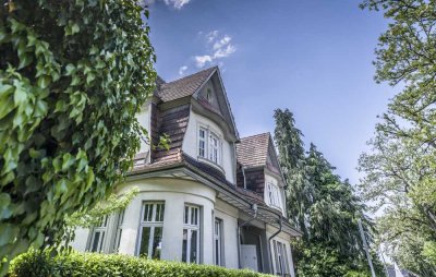 Charmante Altbauvilla seitlich der Biebricher Allee