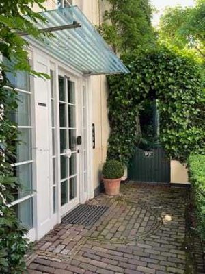 Exklusive Penthouse-Maisonette-Wohnung in repräsentativer Stadtvilla am Stadtwald  - "Haus im Haus"