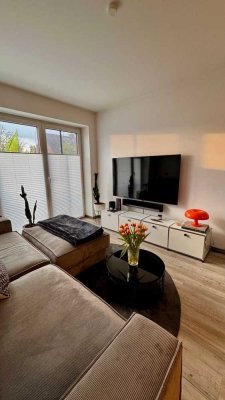 Möblierte 2-Zimmer-Wohnung mit Balkon & Tiefgaragenstellplatz – Bezugsfrei ab 01.07.2025