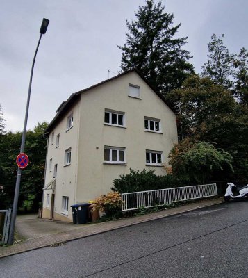 Solides Vierfamilienhaus mit angrenzendem Baugrundstück