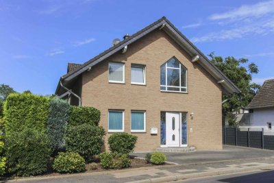 Frei stehendes Einfamilienhaus mit Garten und Garage in ruhiger Lage in Hückelhoven