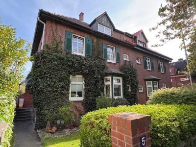 Rotklinker-Doppelhaushälfte (vermietet) im Bergedorfer Villenviertel nahe der Innenstadt
