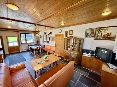 Einfamilienhaus mit Werkstatt und Halle, in ruhiger Lage!