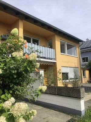 Große Doppelhaushälfte mit 3 Wohneinheiten in München/Pasing