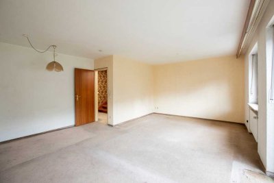 Provisionsfrei: Renovierungsbedürftige Reihenmittelhaus mit ausbaufähigem Dachgeschoss!