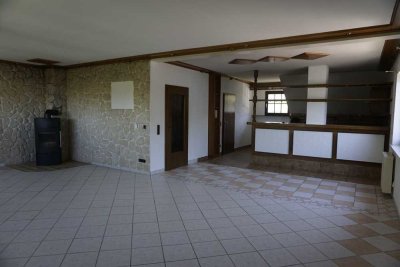 Schöne renovierte helle 3 Zimmer Wohnung