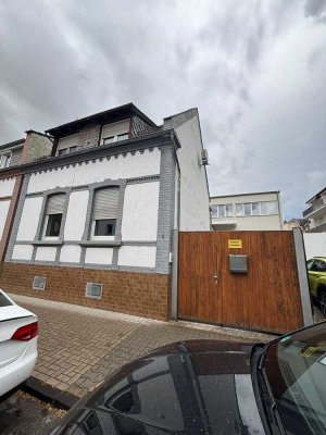 Schönes 3-Zimmer- Einfamilienhaus mit zwei neuen Tageslichtbädern.