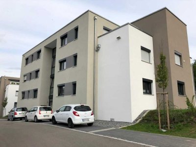 Neuwertige Penthouse-Wohnung inkl. 60 qm Terrasse in Öhringen Süd zu vermieten