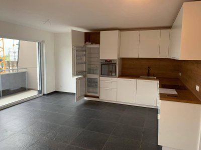 Neuwertige 4-Zimmer Wohnung mit großer Terrasse