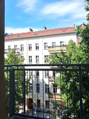 +++ Sommer auf dem Balkon +++ im Altbau +++ bezugsfrei +++