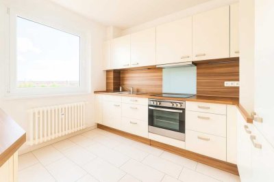 Barrierefrei - Helle 2-Zimmer-Wohnung mit Balkon im 9. Stock ab sofort frei!