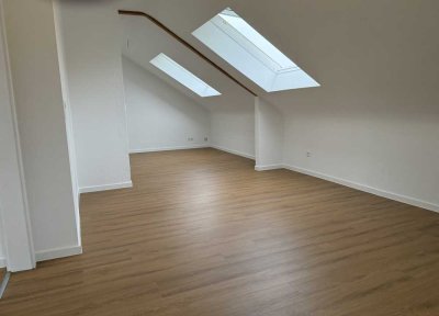 Helle 3-Zimmer Dachgeschosswohnung in Dürrlewang