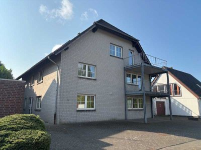 gepflegtes 5-Familienhaus (Bj. 1994) mit Autostellplätzen und Garten