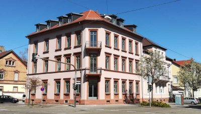 Exklusive 2-Raum-Dachgeschosswohnung mit neuer Einbauküche
