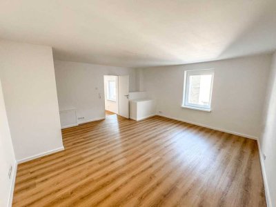 3,5-Zimmer-Altbauwohnung mit EBK - Erstbezug nach Sanierung, gute Anbindung nach Berlin & Potsdam