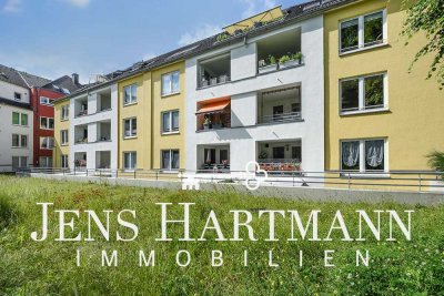 Café um die Ecke, Loggia am Abend –  Ihr neues Zuhause mitten in Broich