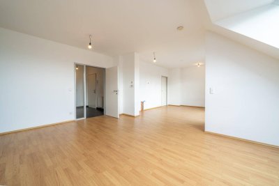 Traumhafte 3 Zimmer Dachgeschoßwohnung mit Balkon in Euratsfeld – mit Blick ins Grüne