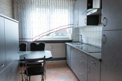 Sehr gepflegte 3-Zimmer-Wohnung mit Einbauküche, Balkon und Garage in Salzgitter- Gebhardshagen