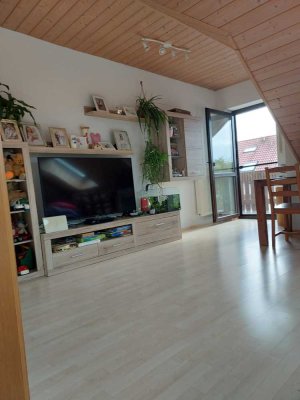 Gemütliche 3-Zi-DG-Wohnung mit Wohnküche in Reichenkirchen