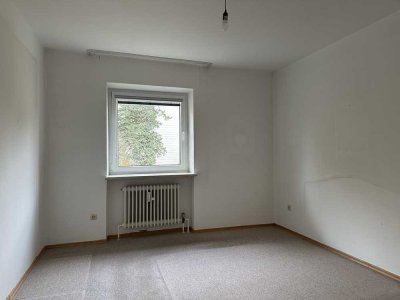Provisionsfrei! Gut geschnittene, helle Zwei-Zimmer-Wohnung