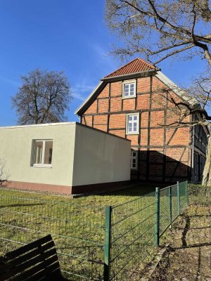 Freundliche 3-Zimmer-Terrassenwohnung mit gehobener Innenausstattung mit EBK in Neustadt-Glewe