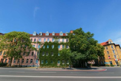 antaris Immobilien GmbH ** Wohlfühl-Wohnung mit Aufzug, Laminat und Badewanne – zentral & gepflegt**