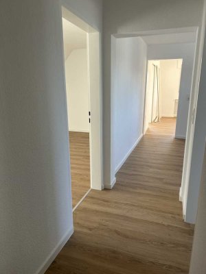 Geschmackvolle 3-Zimmer-Dachgeschosswohnung mit gehobener Innenausstattung in Kleinostheim