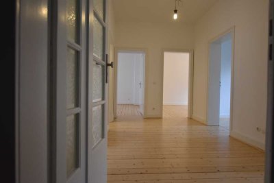 Sanierte Exclusive 4-Zimmer-Altbauwohnung mit Balkon und Garten-Nutzung in Schölerberg