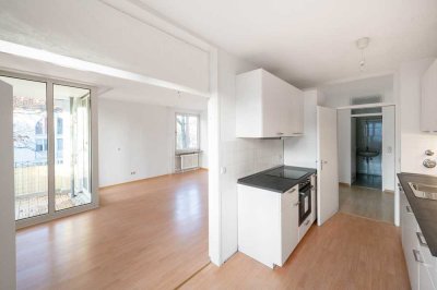 Bezugsfreie 3-Zimmerwohnung mit neuer Küche + Balkon in Berlin-Rudow/Adlershof