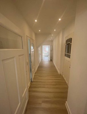 Attraktive 5-Zimmer-Maisonette-Wohnung in Malente mit EBK, Balkon
