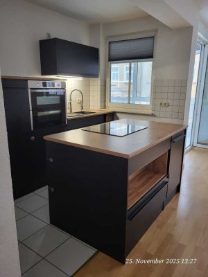 Helle 2-Zimmer Wohnung mit EBK, Aufzug, Tiefgaragenstellplatz